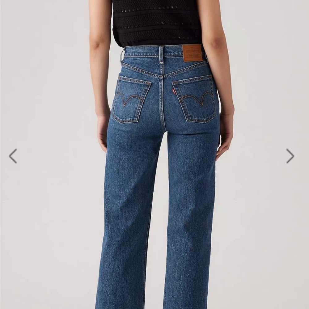 Levi's Women's Cropped Blue Jeans - Picture 2 of 2